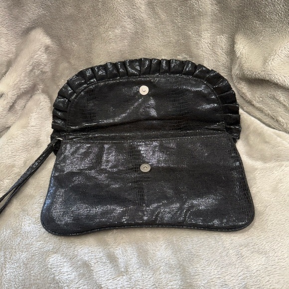 Steve Madden Black Ruffle Wristlet Clutch - Picture 3 of 9